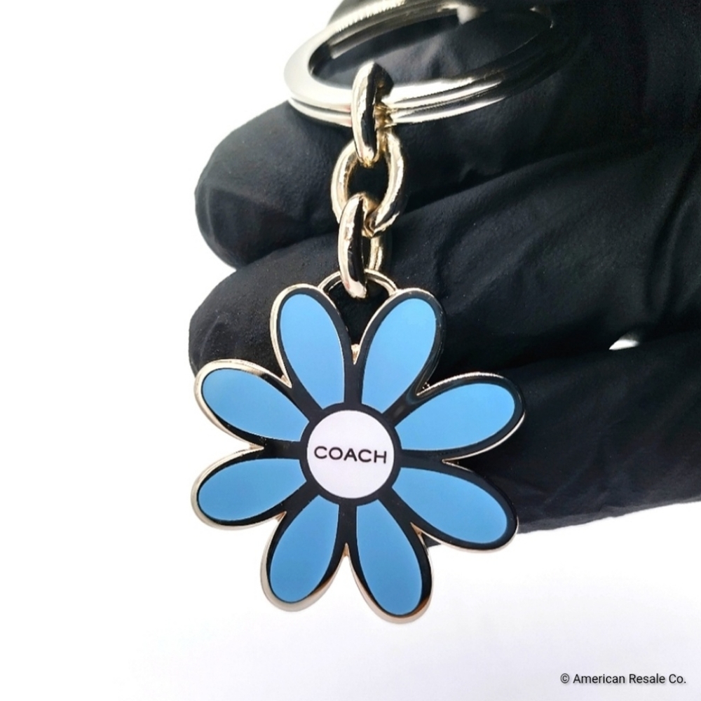 *READ* COACH Vintage Sky Blue Daisy Flower Enamel Keychain FOB Purse Charm - Picture 3 of 6